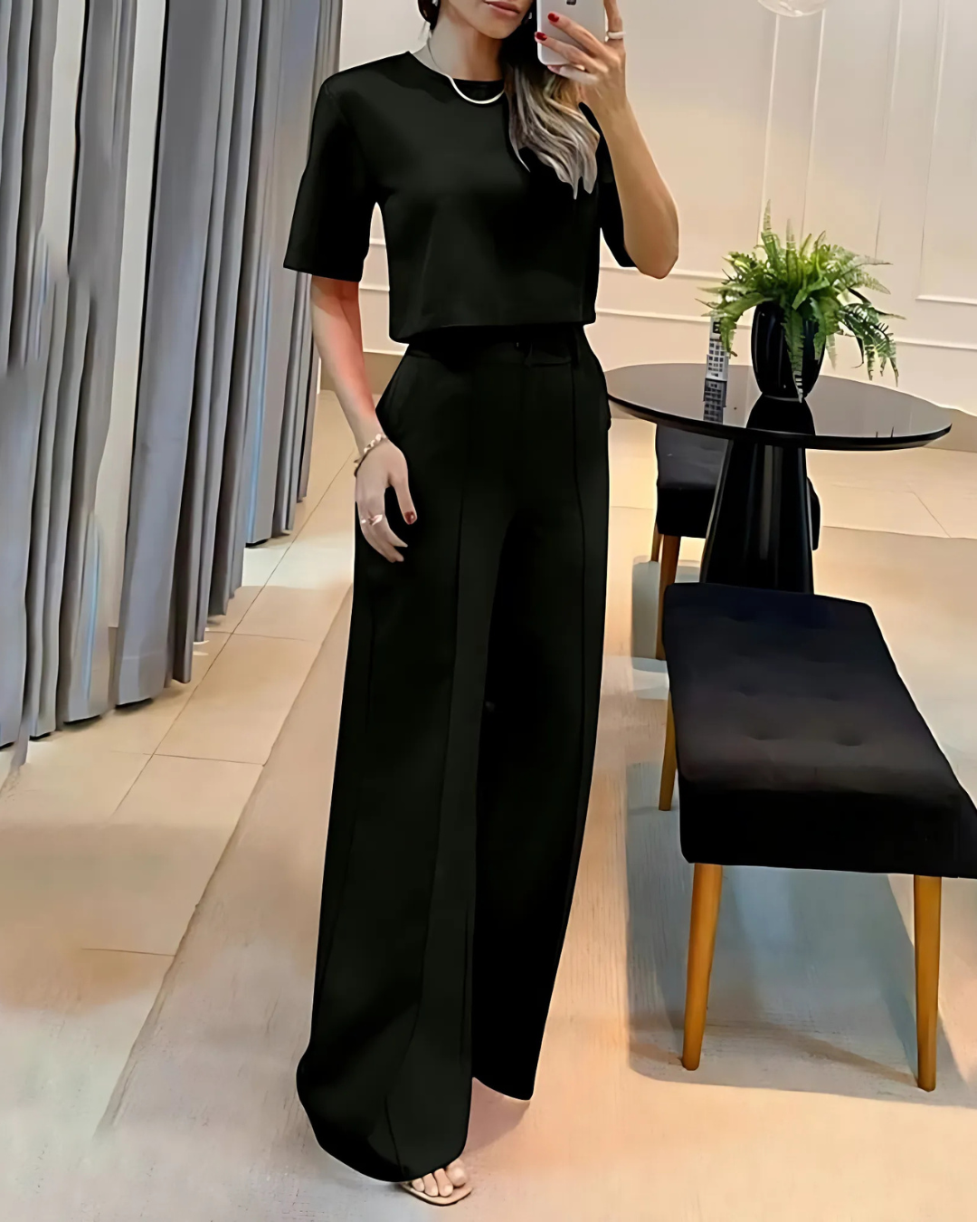 Conjunto Elegante con Top Corto y Pantalón de Pierna Ancha para Mujer